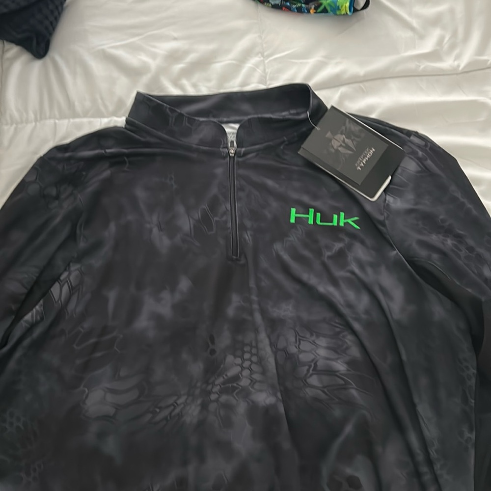 NWT Huk fishing shirt
